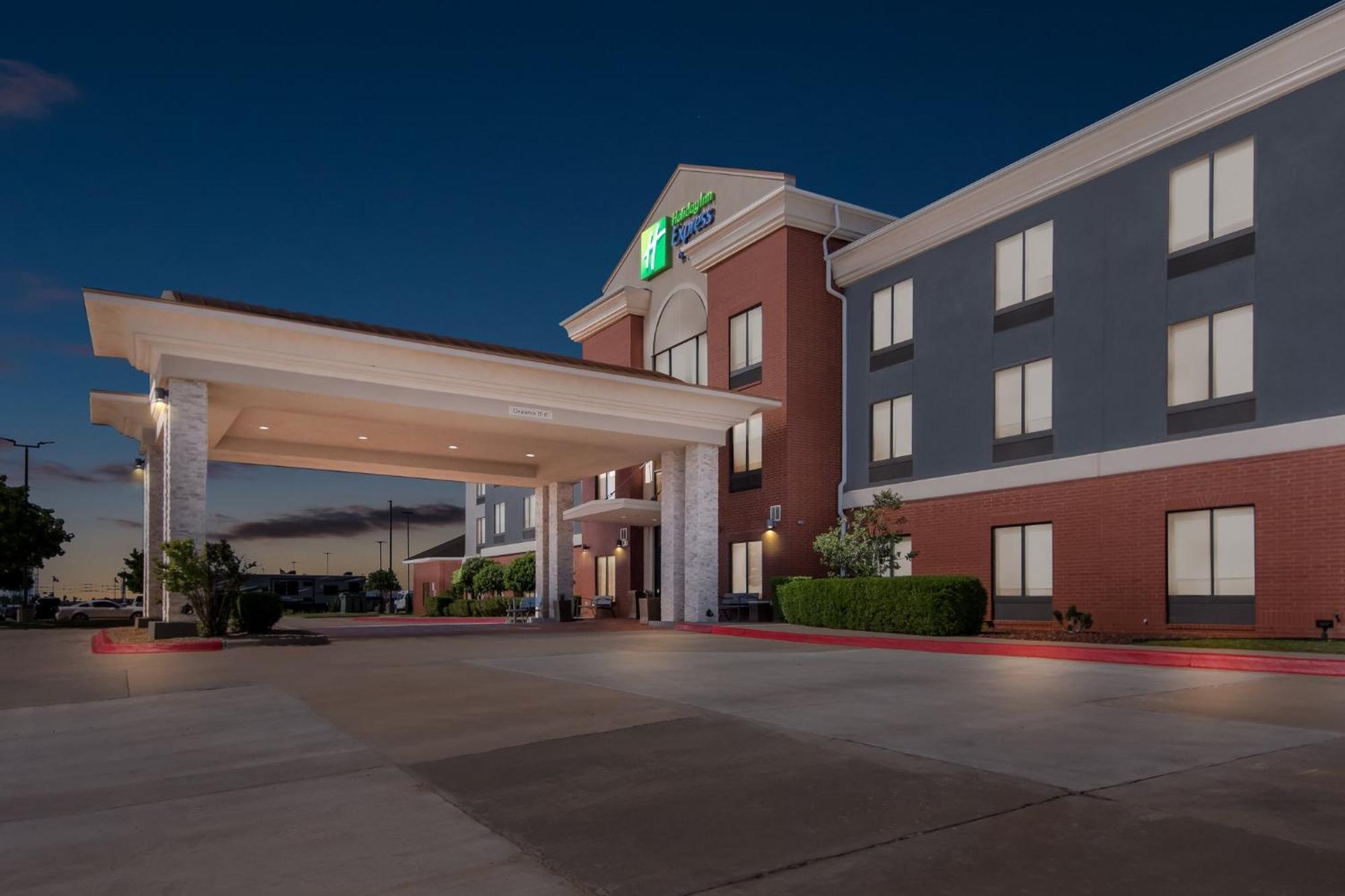Holiday Inn Express & Suites Perry By Ihg Exterior foto