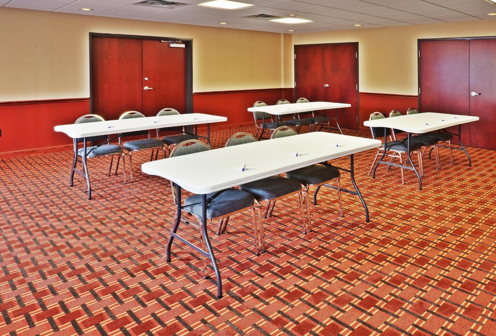 Holiday Inn Express & Suites Perry By Ihg Exterior foto